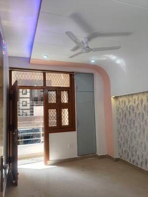 Room in 3 BHK Builder Floor at Igi Airport Area – for Rent