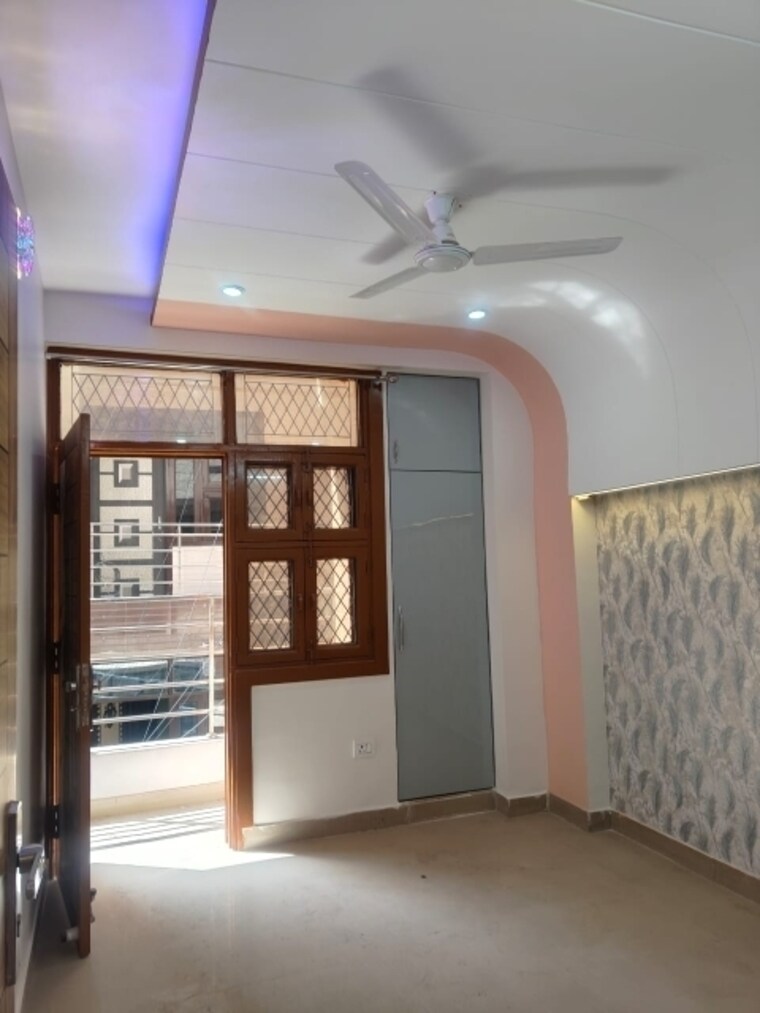 Room, igi airport area 3 Bedroom 1500 Sq.Ft. Builder Floor In Igi Airport Area Delhi 9696982