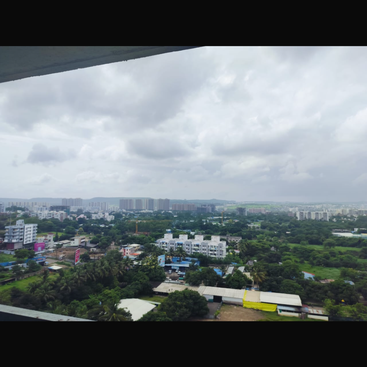 2 BHK + Pooja Room Apartment For Rent in Mantra Parkview