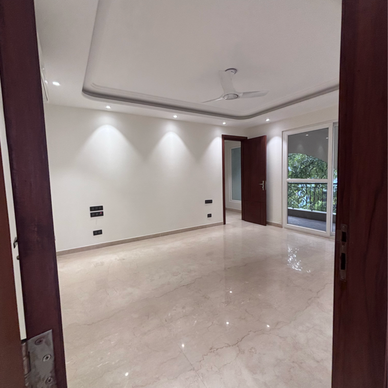 Room, green park 4 Bedroom 300 Sq.Yd. Builder Floor In Green Park Delhi 9697022