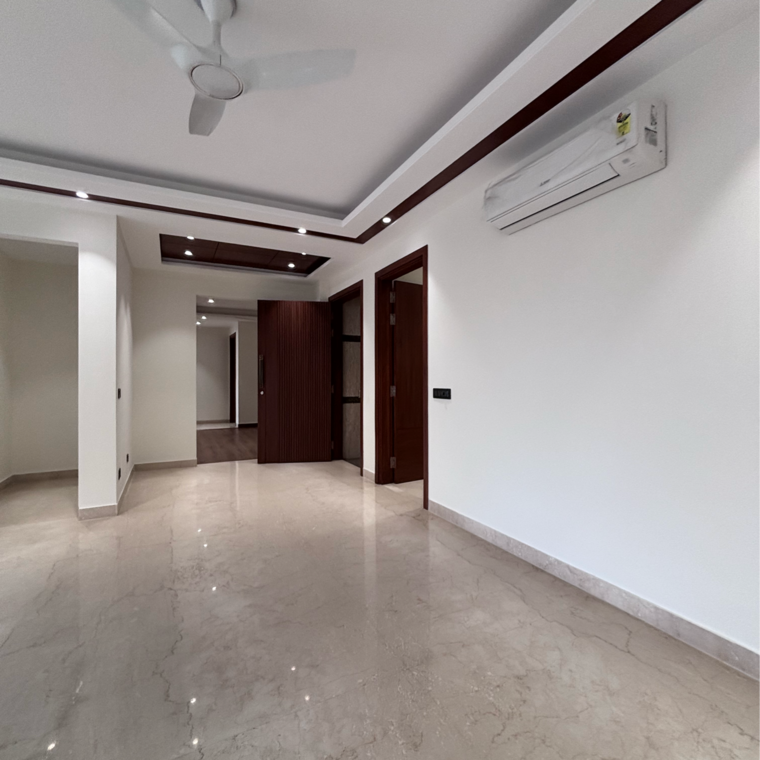 Room, green park 4 Bedroom 300 Sq.Yd. Builder Floor In Green Park Delhi 9697022