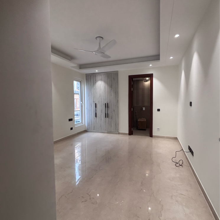 Room, green park 4 Bedroom 300 Sq.Yd. Builder Floor In Green Park Delhi 9697022