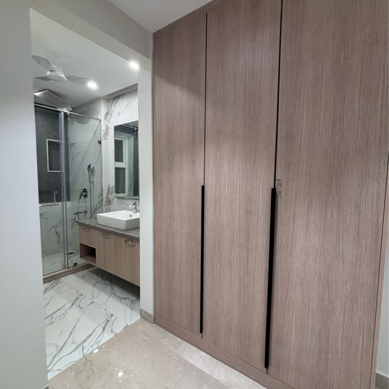 Room, green park 4 Bedroom 300 Sq.Yd. Builder Floor In Green Park Delhi 9697022