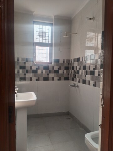 Kitchen in 2 BHK Builder Floor at Ashoka Enclave Faridabad, Sector 34 – for Rent