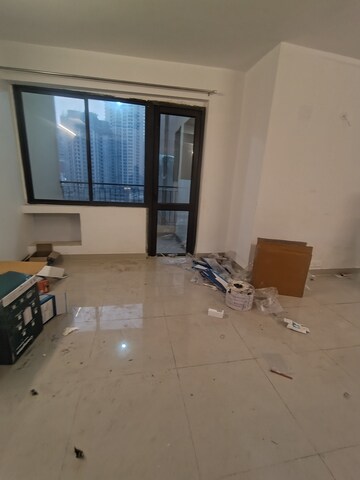 3 BHK Apartment For Rent in RG Luxury Homes, Sector 16b Greater Noida