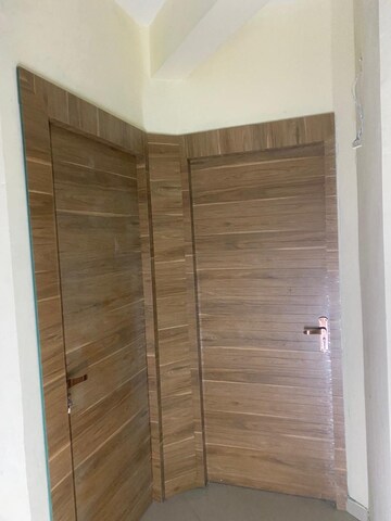 Room in 3 BHK Apartment at Pyramid Altia, Sector 70 – for Rent