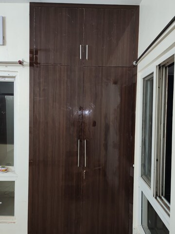 Furnished Amenities in 3.5 BHK Apartment at Eldeco Green Woods, Gomti Nagar – for Rent