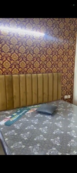 Bedroom in 2 BHK Apartment at Gaur City 7th Avenue, Sector 4 Greater Noida – for Rent