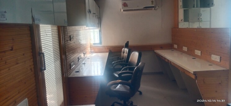Team Area, old padra road Commercial Office Space 1200 Sq.Ft. In Old Padra Road Vadodara 9697064