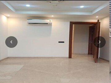 Room in 3 BHK Builder Floor at Unitech Arcadia, South City 2 – for Rent