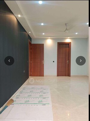 Bedroom in 3 BHK Builder Floor at Unitech Arcadia, South City 2 – for Rent