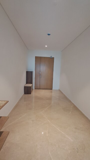 Room in 4 BHK Apartment at Rustomjee Crown, Prabhadevi – for Rent