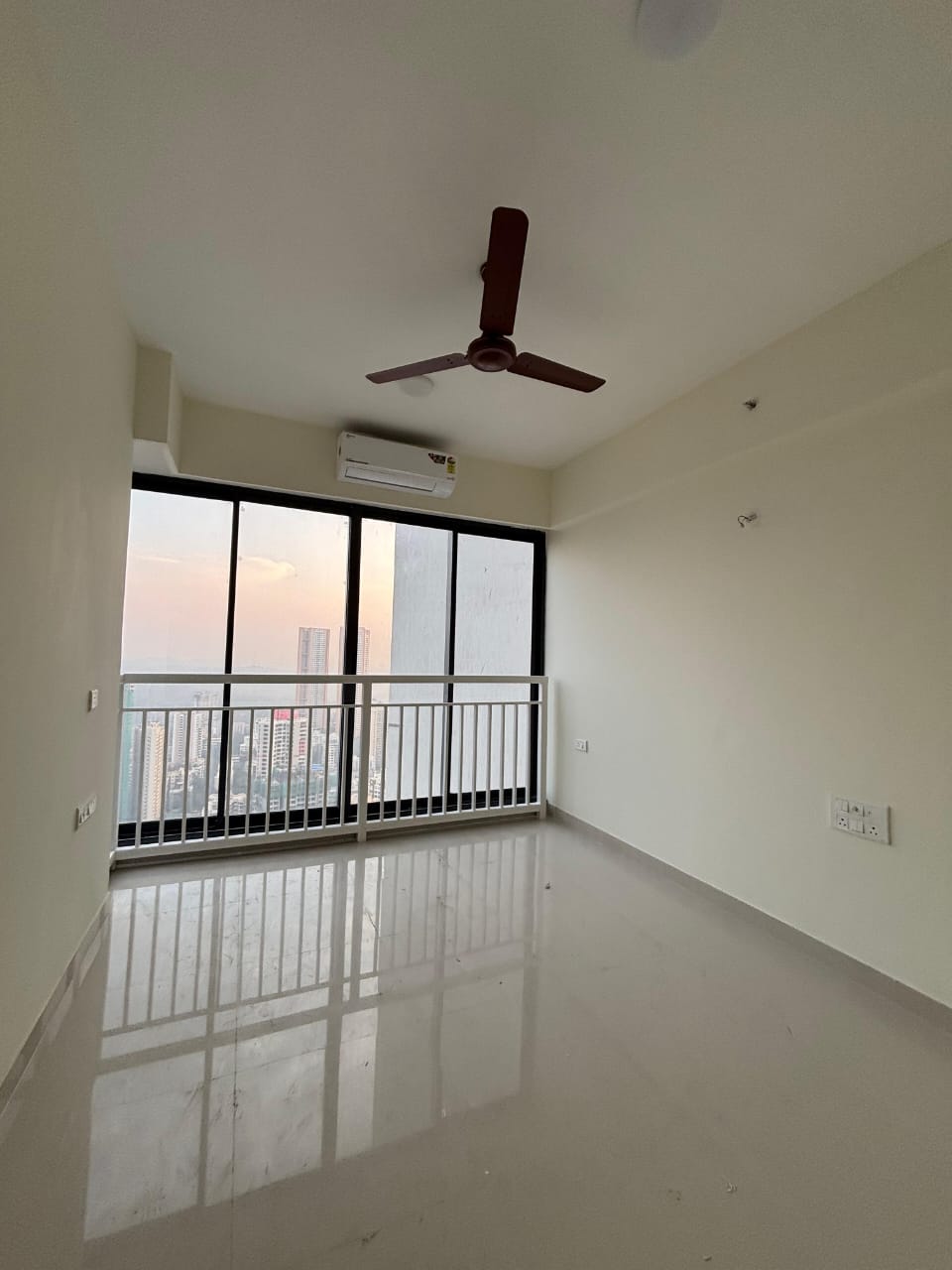 1 BHK + Pooja Room Apartment For Rent in Yashodham Business Premises