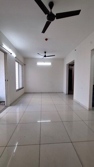 2 BHK Apartment For Rent in VJ YashOne Infinitee, Tathawade