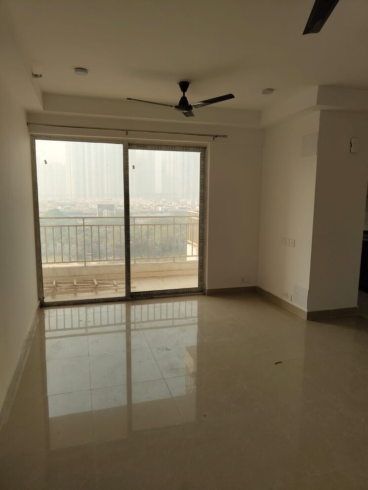 Room, amrapali-dream-valley 1 Bedroom 585 Sq.Ft. Apartment In Tech Zone 4 Greater Noida Greater Noida 9697127