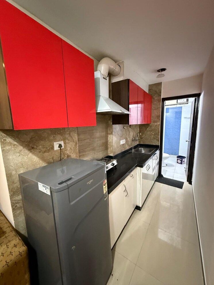 Kitchen, chittaranjan park 1 Bedroom 800 Sq.Ft. Builder Floor In Chittaranjan Park Delhi 9697129