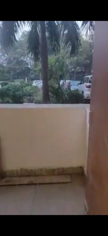 Swimming Pool in 2.5 BHK Apartment at Varun Apartment Noida, Sector 62 – for Sale