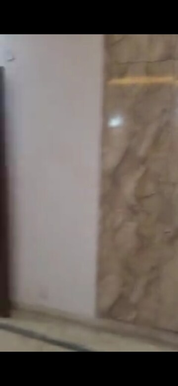 Furnished Amenities in 2.5 BHK Apartment at Varun Apartment Noida, Sector 62 – for Sale