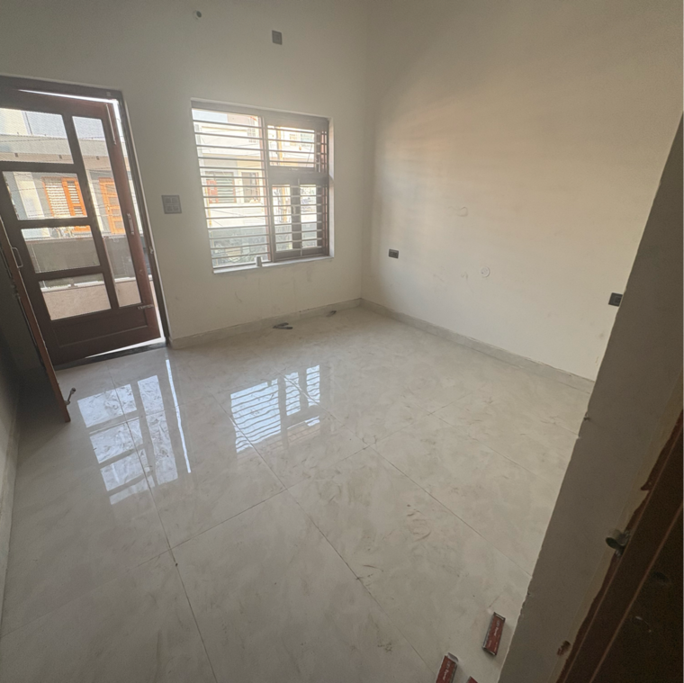 Room, sector 9 3 Bedroom 250 Sq.Yd. Apartment In Sector 9 Bahadurgarh 9697154