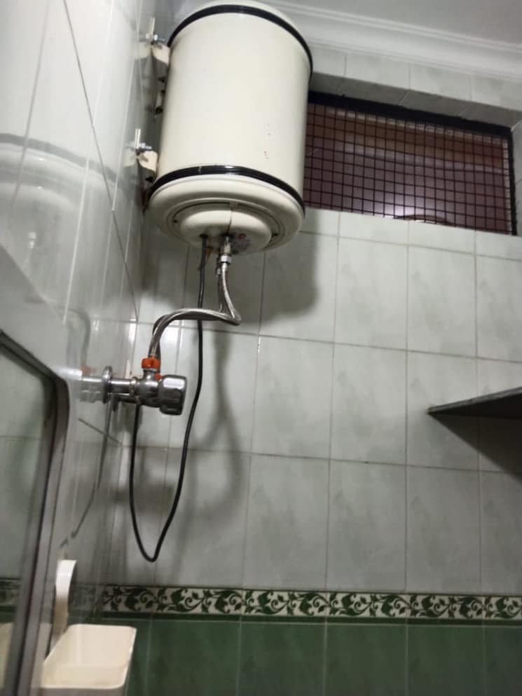 Bathroom, lajpat nagar ii 1 Bedroom 800 Sq.Ft. Builder Floor In Lajpat Nagar ii Delhi 9697164