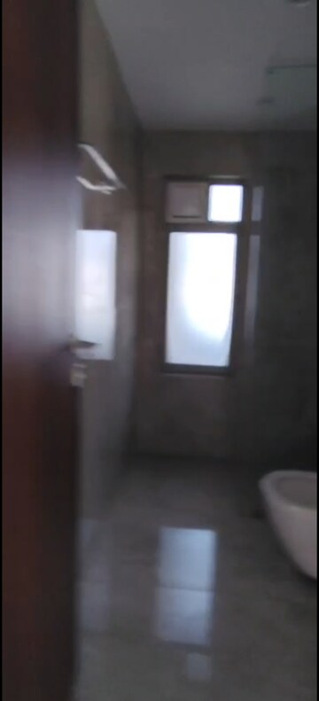 Room in 4 BHK Apartment at Hiranandani Lake Enclave Glendale, Thane West – for Rent