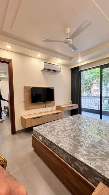 Kitchen in 2 BHK Apartment at DLF Oakwood Estate, Dlf Phase ii – for Rent