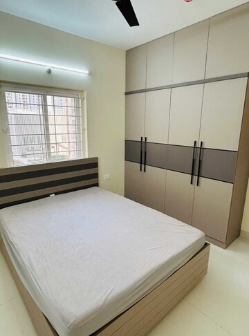 Room in 2 BHK Apartment at My Home Sayuk, Tellapur – for Rent