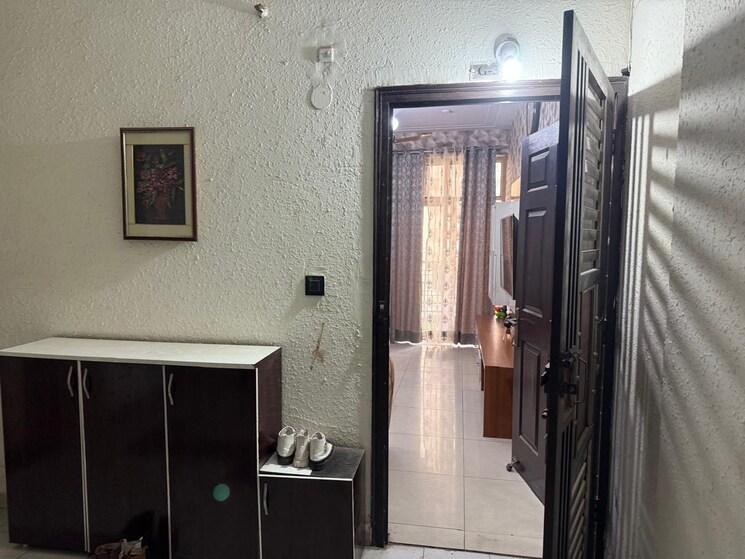 Living Room, prateek-the-royal-cliff 3 Bedroom 947 Sq.Ft. Apartment In Sain Vihar Ghaziabad 9697258