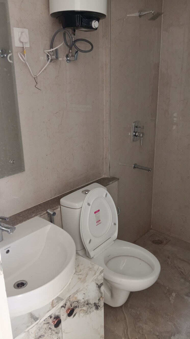 Bathroom, eldeco-live-by-the-greens 3 Bedroom 827 Sq.Ft. Apartment In Sector 150 Noida 9697277