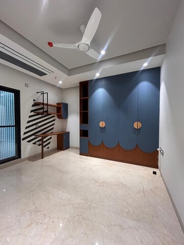 Room in 3 BHK Apartment at Aparna One, Shaikpet – for Rent