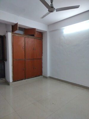 1 BHK Apartment For Rent in Molarband