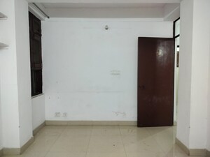 Room in 1 BHK Apartment at Molarband – for Rent