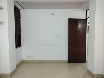 Room in 1 BHK Apartment at Molarband – for Rent