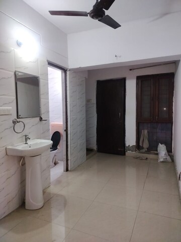 Bathroom in 1 BHK Apartment at Molarband – for Rent