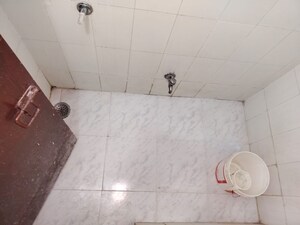 Bathroom in 1 BHK Apartment at Molarband – for Rent