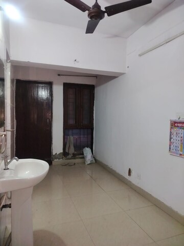  1 BHK Apartment at Molarband – for Rent