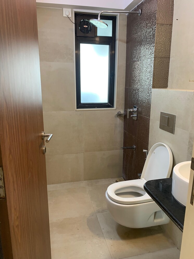Bathroom, kanakia-hollywood 2 Bedroom 728 Sq.Ft. Apartment In Versova Mumbai 9697302