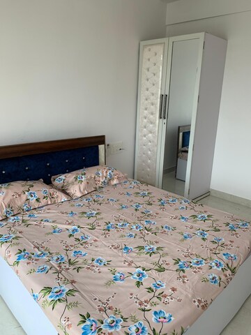 Bedroom in 2 BHK Apartment at Kanakia Hollywood, Versova – for Rent