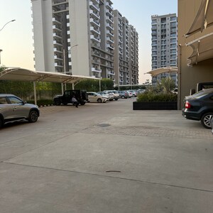 Parking in  Shop at Artique Uptown Skylla, International Airport Road – for Rent