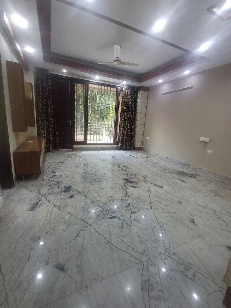 Living Room, kalkaji 3 Bedroom 2200 Sq.Ft. Builder Floor In Kalkaji Delhi 9697332