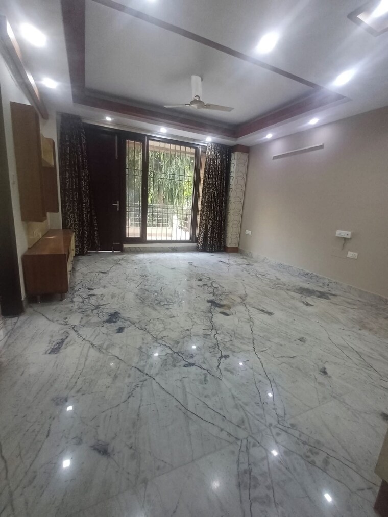 Living Room, kalkaji 3 Bedroom 2200 Sq.Ft. Builder Floor In Kalkaji Delhi 9697332