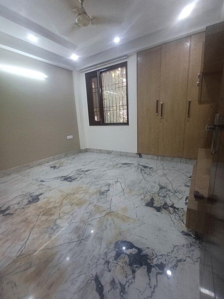 Room, kalkaji 3 Bedroom 2200 Sq.Ft. Builder Floor In Kalkaji Delhi 9697332