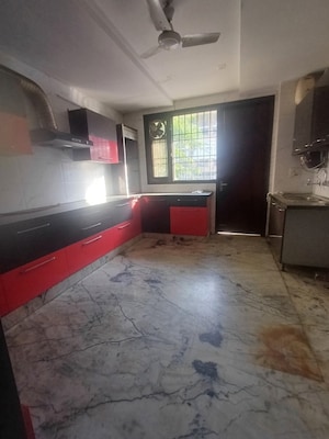 Parking in 3 BHK Builder Floor at Kalkaji – for Rent