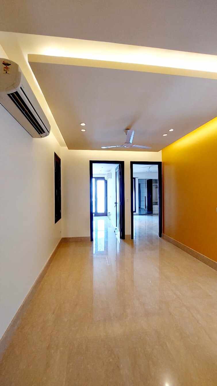 Room, vasant vihar 4 Bedroom 2400 Sq.Ft. Builder Floor In Vasant Vihar Delhi 9697339