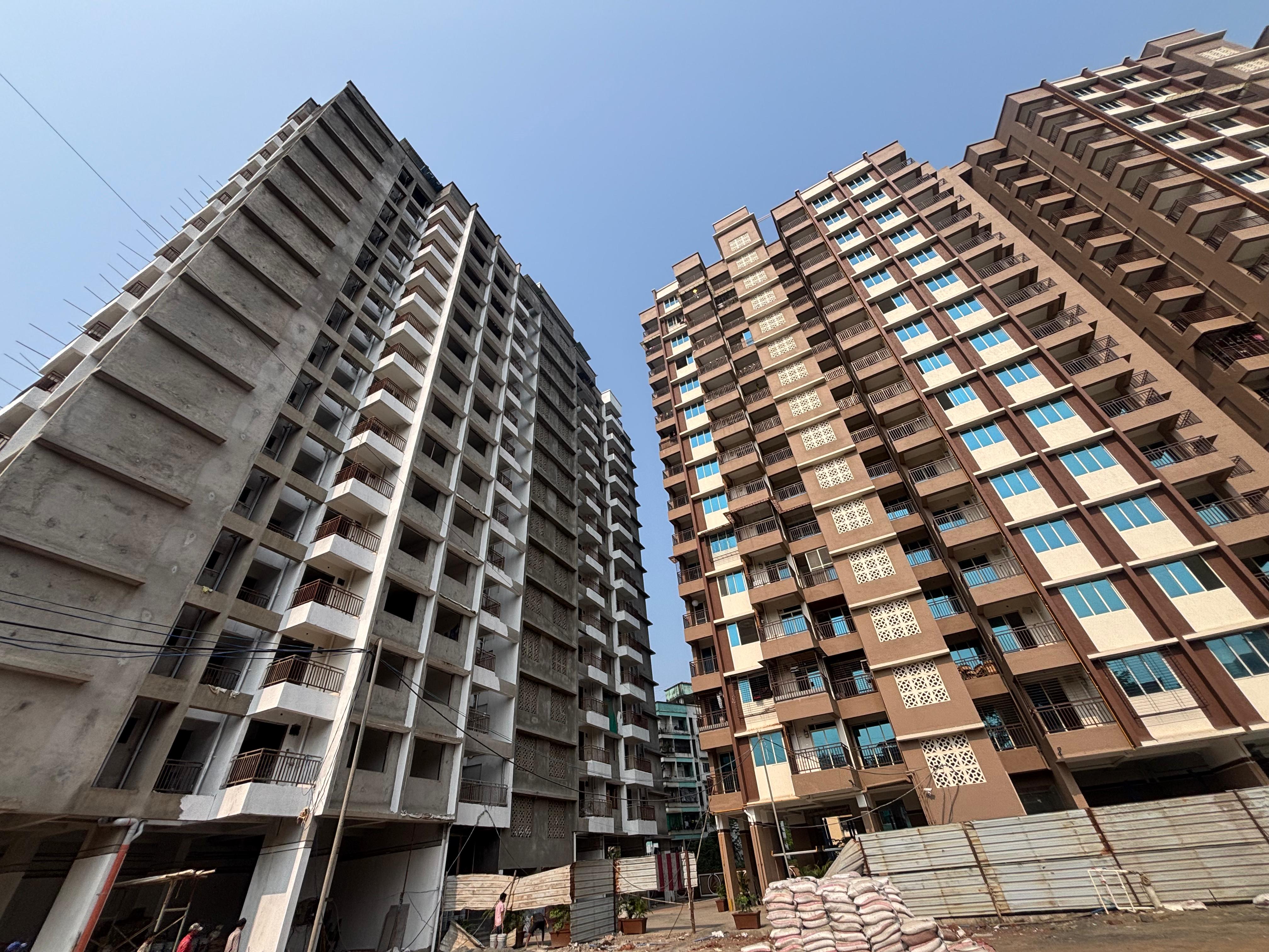 2 BHK + Extra Room Apartment For Sale in Shreeji Tower Badlapur