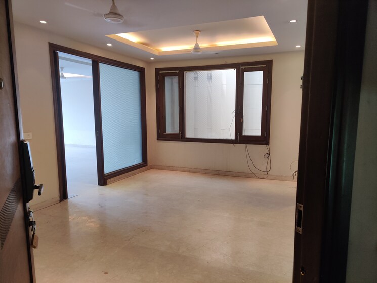 Room, sarvodaya enclave 4 Bedroom 2100 Sq.Ft. Builder Floor In Sarvodaya Enclave Delhi 9697379