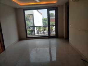 Room in 4 BHK Builder Floor at Sarvodaya Enclave – for Sale
