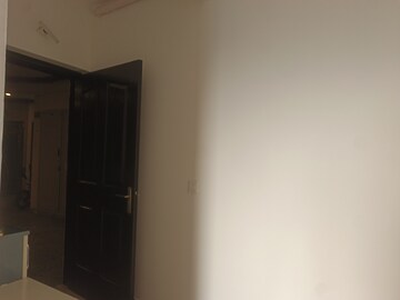 Room in 2 BHK Apartment at JM Florence, Tech Zone 4 Greater Noida – for Rent