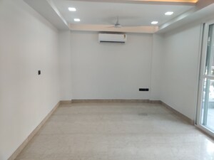 Room in 3 BHK Builder Floor at Safdarjung Enclave – for Sale