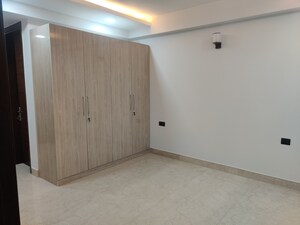 Room in 3 BHK Builder Floor at Safdarjung Enclave – for Sale